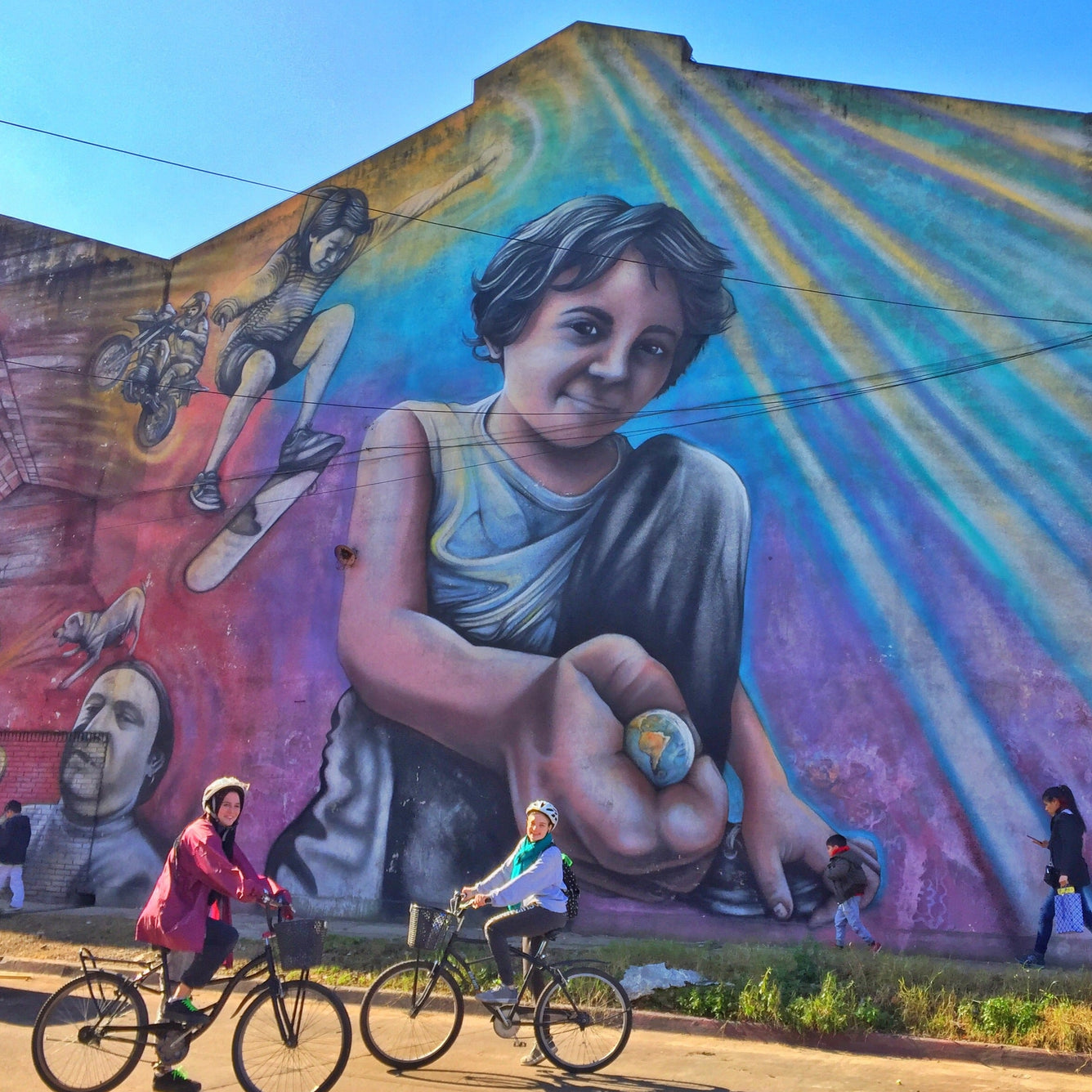 Porteño DNA Bike Tour: Discovering the City's Urban Art and Culture 2024