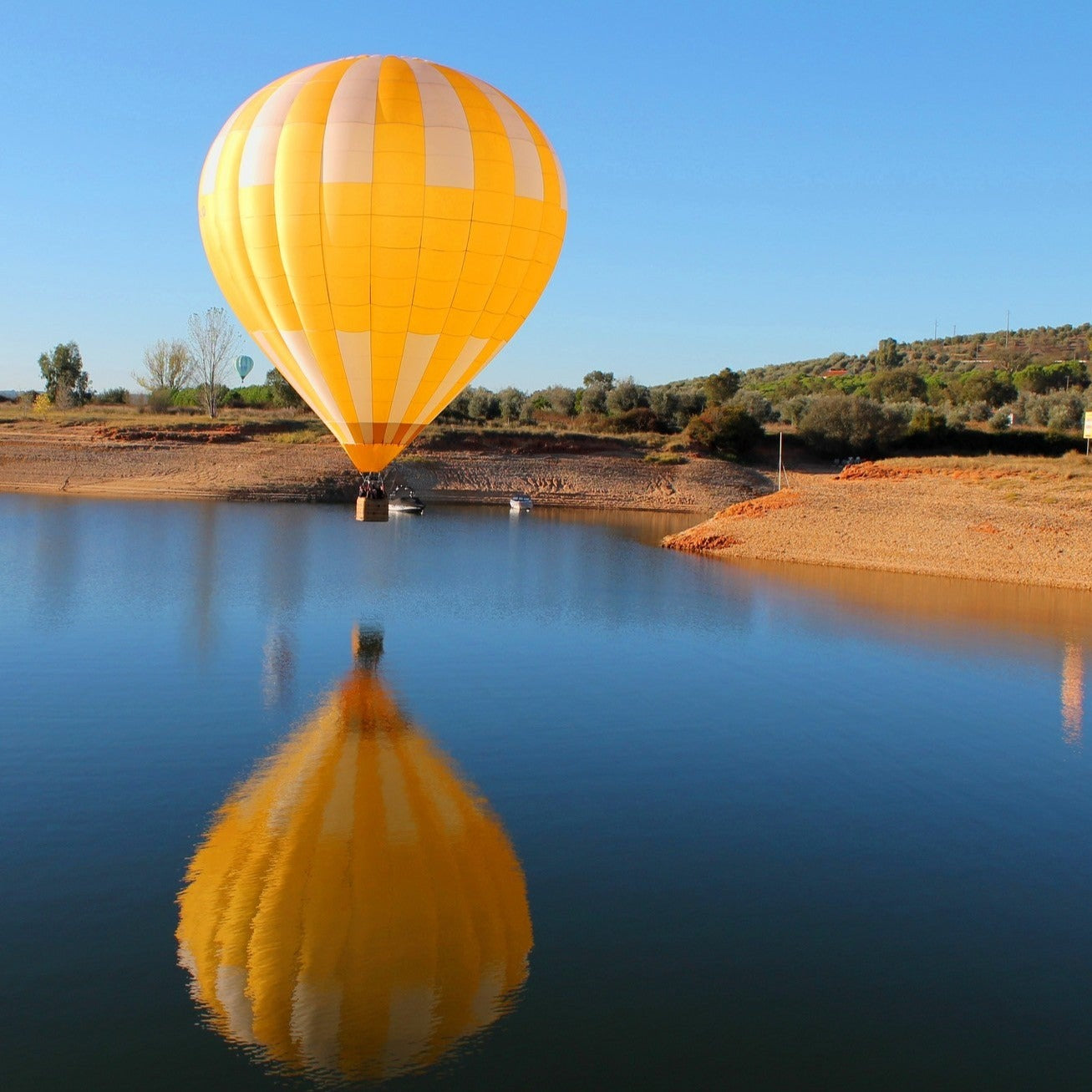 Alentejo Sunrise: Hot Air Balloon Ride & Brunch